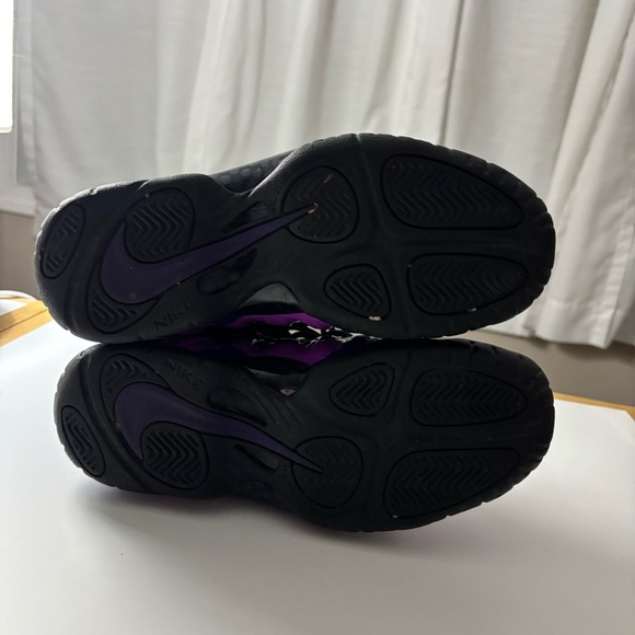 Nike Kids Purple and Black Sneakers - Picture 6 of 7